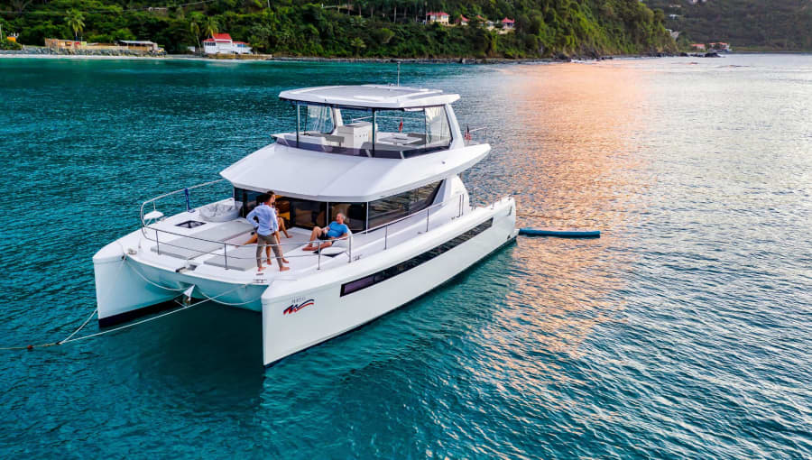 Flotte : Voiliers & Catamarans à Moteur